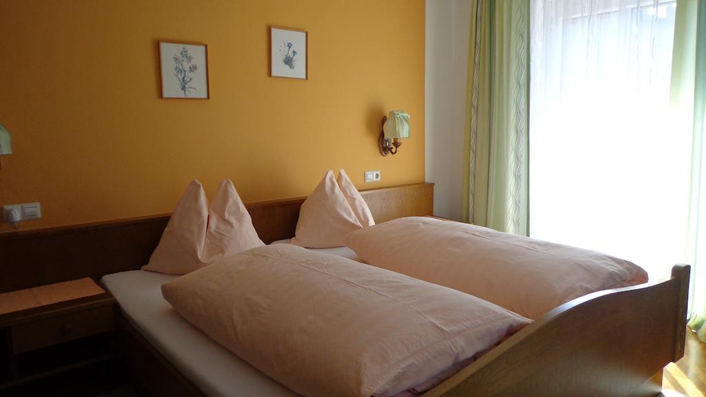 Gasthof Franz Von Assisi Guest House Anif Eksteriør bilde